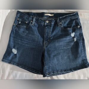 Ladies Levi's Shorts Mid Length Sz 32 Waist 5 1/2" Inseam Stretch Light Distress